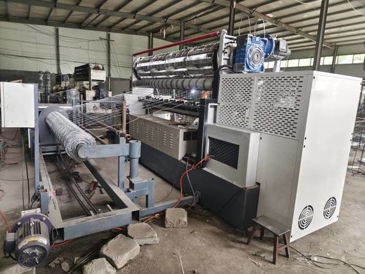 ความยาวตาข่าย 200m Fixed Knot Cattle Fence Machine ขนาดรู 3 นิ้ว